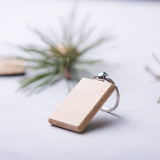 Porta-chaves de madeira retangular personalizável