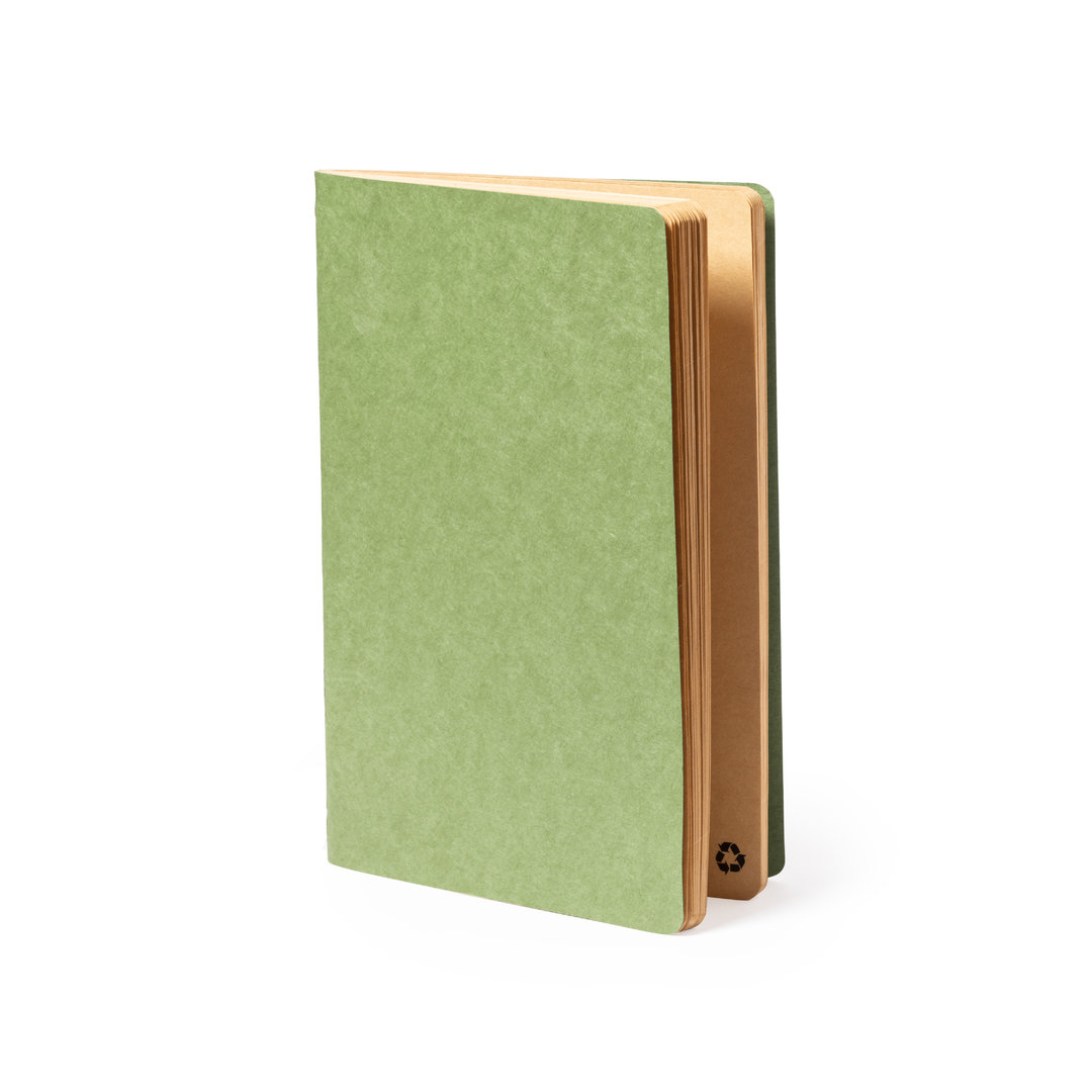 caderno verde A5 em cartão reciclado com folhas lisas